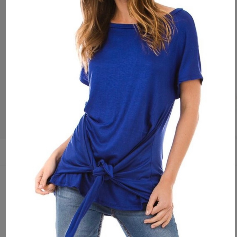 2/$25 Knot Accent Top